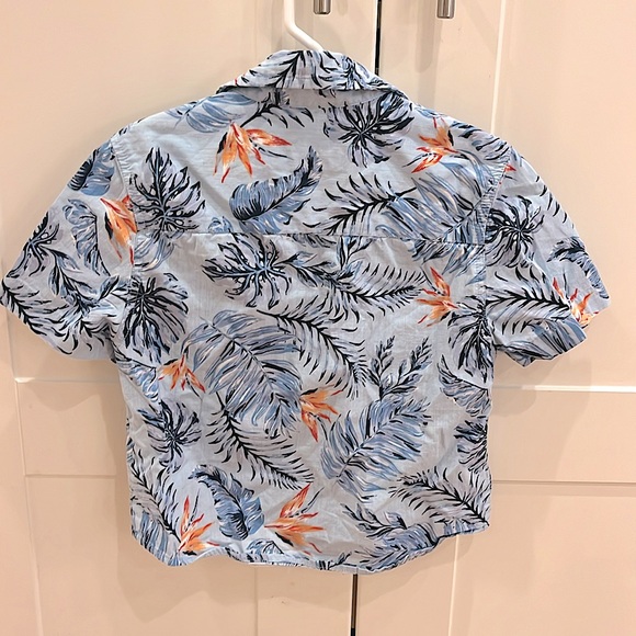 2/$15 Cute light and dark blue all cotton short sleeve aloha shirt in size 2/3 - Picture 2 of 4